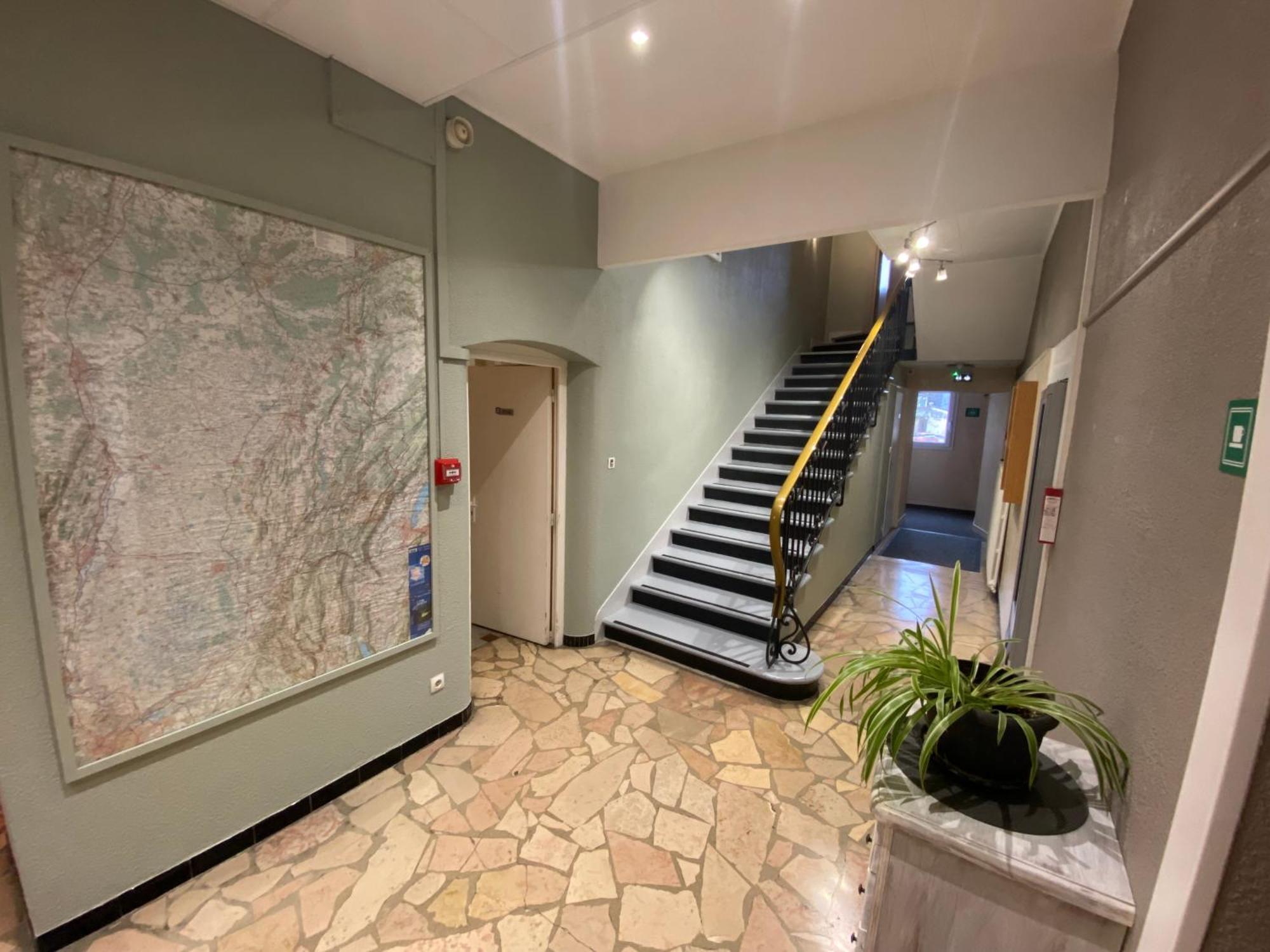 Nouvel Hotel Lons-le-Saunier Exterior foto